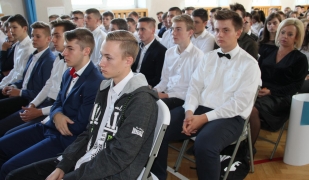 Dzień Edukacji Narodowej/Ślubowanie klas pierwszyuch w Golądkowie