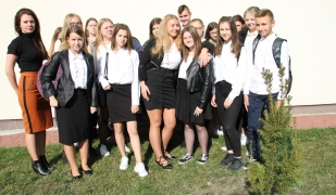Dzień Edukacji Narodowej/Ślubowanie klas pierwszyuch w Golądkowie