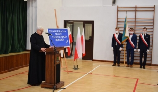 Czas powitań, czas pożegnań, czas PAMIĘCI… Wyjątkowa inauguracja roku szkolnego w ZSCKR w Starym Lubiejewie