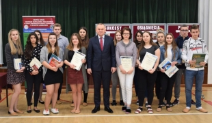 Nagrody za efekty nauczania - podsumowanie 1 semestru w Zespole Szkół CKR w Starym Lubiejewie