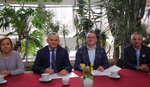 Podpisanie umowy o współpracy ZS CKR w Starym Lubiejewie z Wyższą Szkołą Agrobiznesu w Łomży. Wykład 