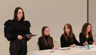 Ruszyła jesienna liga szkół ponadpodstawowych Ostrowskiej Szkoły Debaty. ZS CKR w Starym Lubiejewie bierze w niej udział.