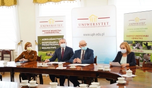 Umowa o współpracy Zespołu Szkół Centrum Kształcenia Rolniczego w Starym Lubiejewie
z  Uniwersytetem Przyrodniczo-Humanistycznym w Siedlcach
