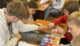 Zajęcia warsztatowe z wykorzystaniem gry planszowej - Jak zostać mocarstwem? w ZS CKR w Starym Lubiejewie