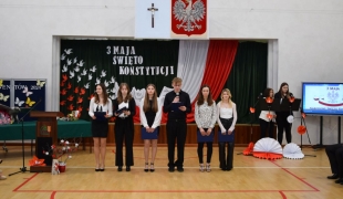 Zakończenie roku szkolnego dla klas maturalnych. Rocznica uchwalenia Konstytucji 3 Maja w ZS CKR w Starym Lubiejewie