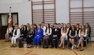 Zakończenie roku szkolnego klas maturalnych i rocznica uchwalenia Konstytucji 3-Maja w ZS CKR w Starym Lubiejewie