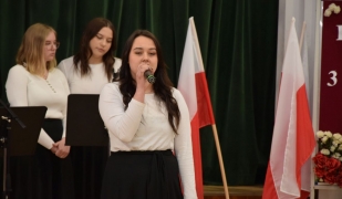 Zakończenie roku szkolnego klas maturalnych i rocznica uchwalenia Konstytucji 3-Maja w ZS CKR w Starym Lubiejewie